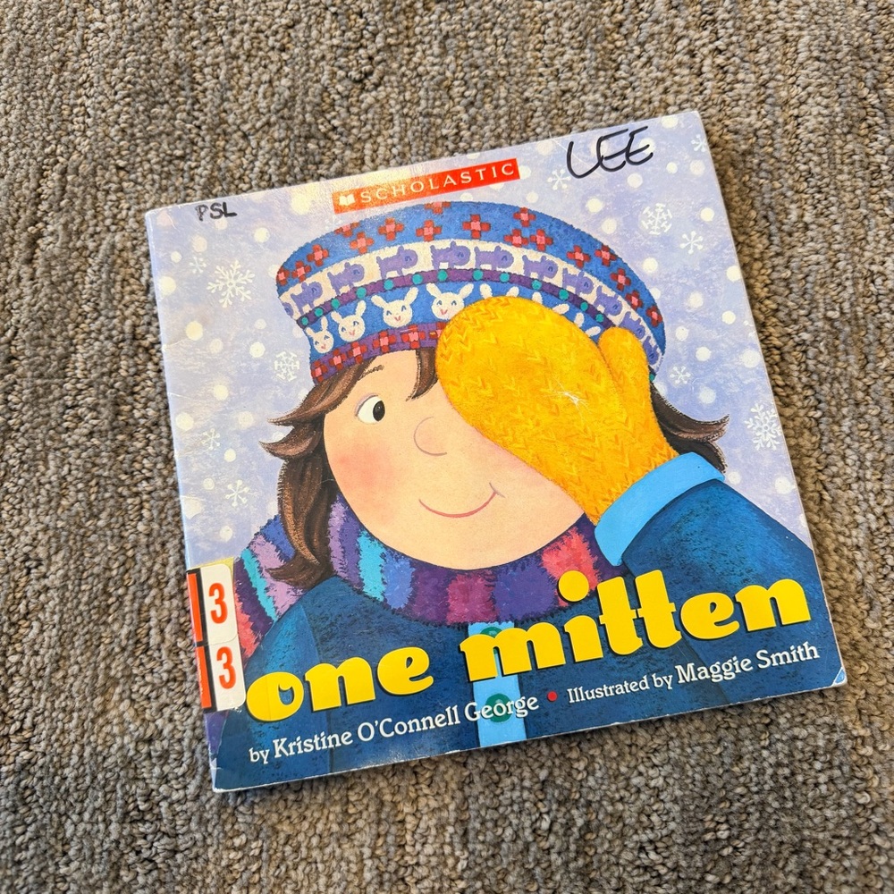 One Mitten Kristine O’Connell George Scholastic Kids Picture Book Winter Snow